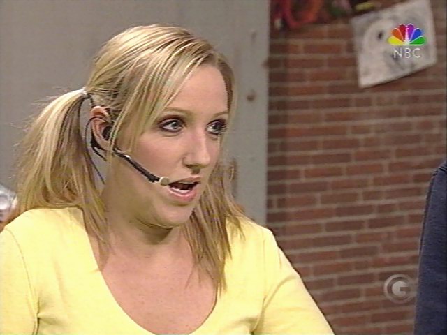 gweni_ew_giga031209_04.jpg